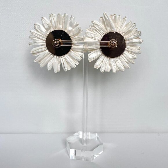 Cynthia Rowley | Cream & tan raffia large 3D woven  fabric flower stud earrings - Picture 4 of 6